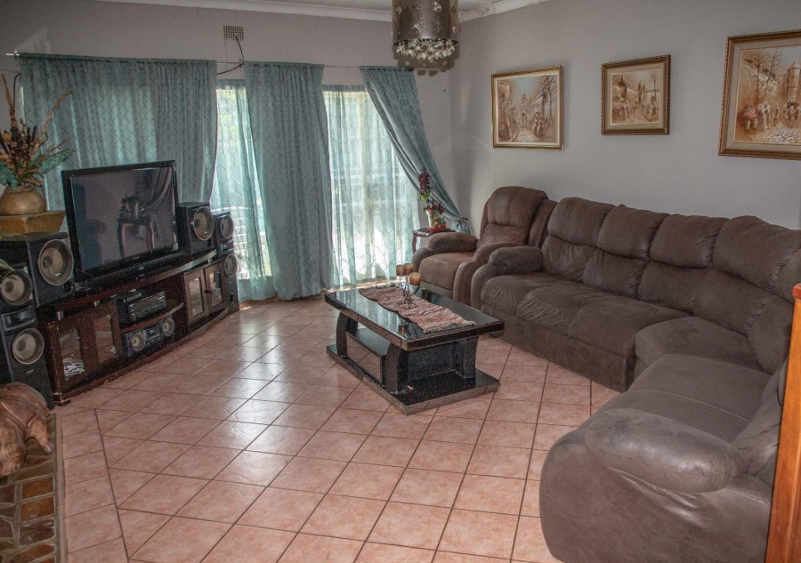 4 Bedroom Property for Sale in Heilbron Free State